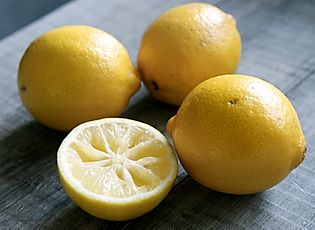 Lemon (whole fruit fused) Extra Virgin Olive Oil  375ml